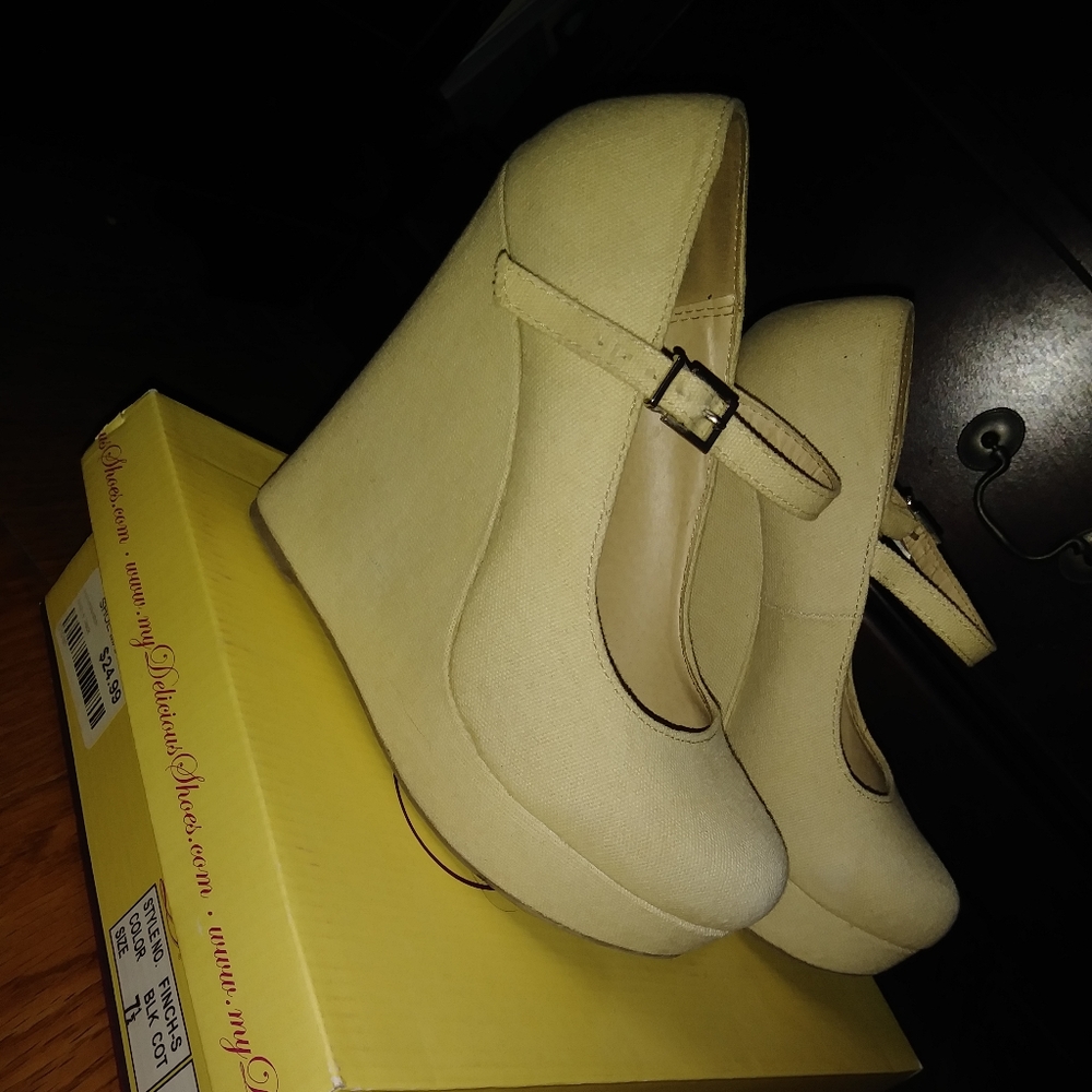 Heels - Picture 2 of 2